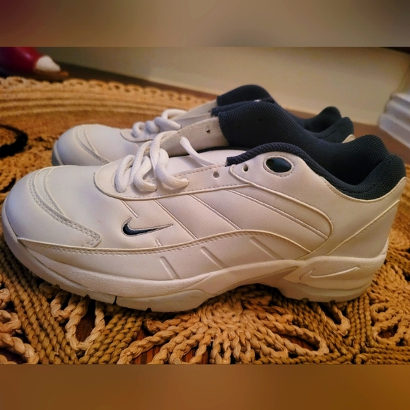 Nike Air white cleated golf shoes 6s - Picture 2 of 8